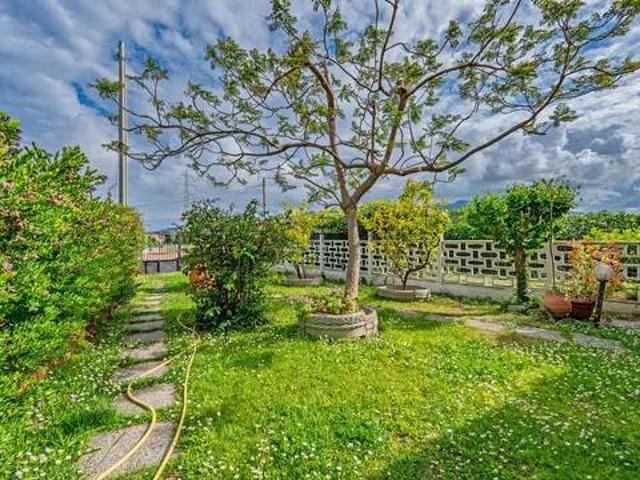 Villa Indipendente in vendita a Bastia, Albenga