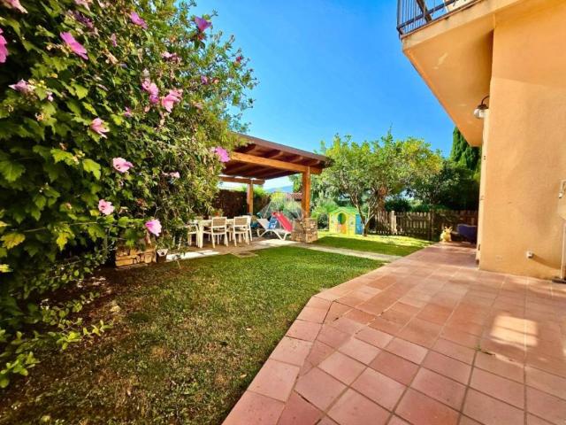 Villa Indipendente in vendita a Bastia, Albenga