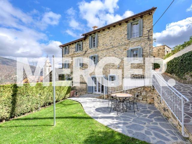 Villa Indipendente in vendita a Albenga, Liguria