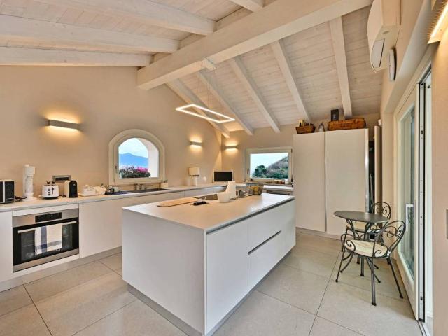 Villa Indipendente in vendita a Bastia, Albenga