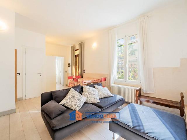 Villa Indipendente in vendita a Vadino, Albenga