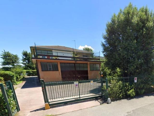 Villa Indipendente in vendita a Albese con Cassano, Lombardia