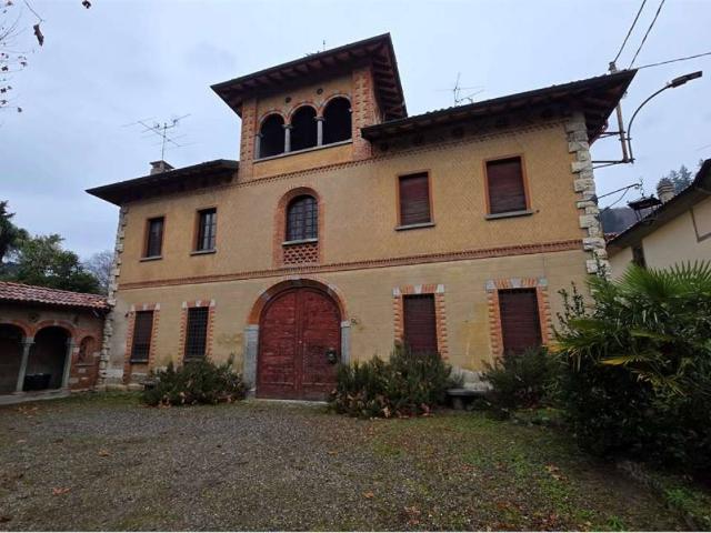 Villa Indipendente in vendita a Albese con Cassano, Albese