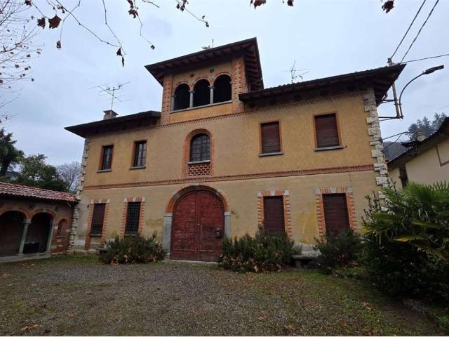 Villa Indipendente in vendita a Albese con Cassano, Albese