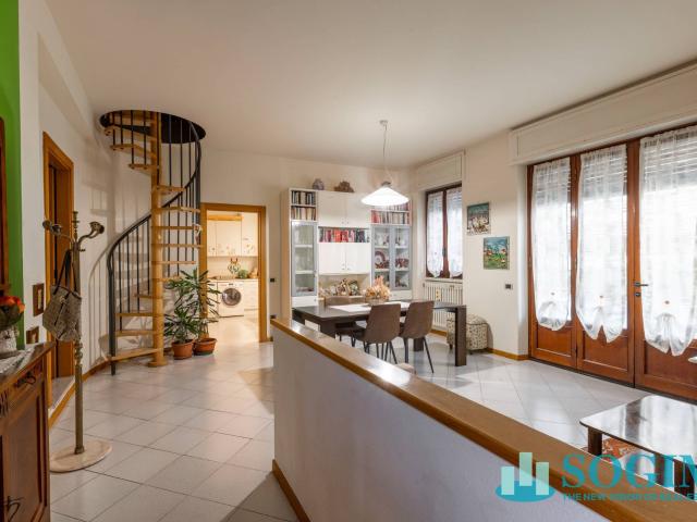 Villa Indipendente in vendita a Albiate, Monza e della Brianza