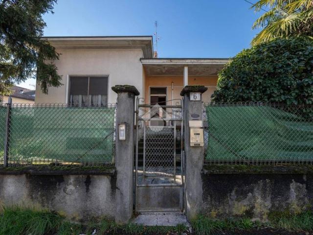 Villa Indipendente in vendita a Albiate, Lombardia