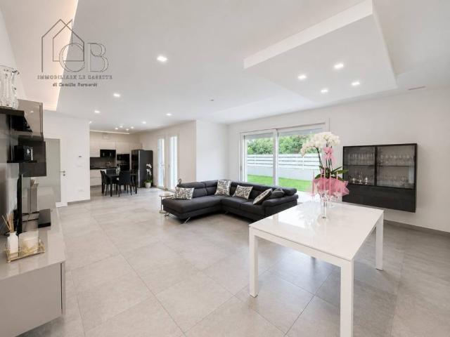 Villa Indipendente in vendita a Mandriola, Albignasego