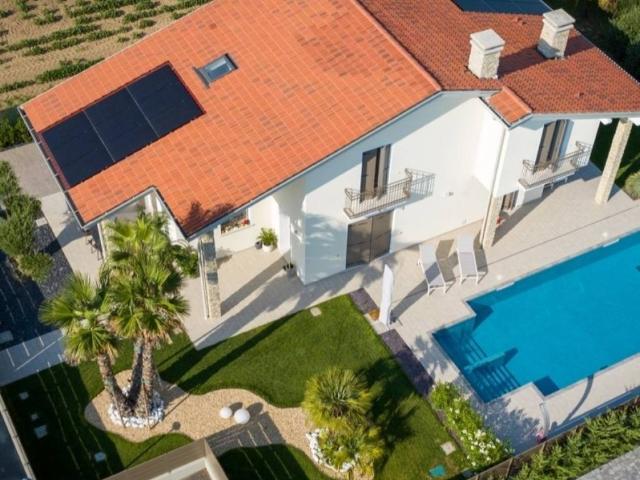 Villa Indipendente in vendita a Albignasego, Padova