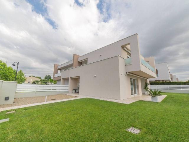 Villa Indipendente in vendita a Mandriola, Albignasego