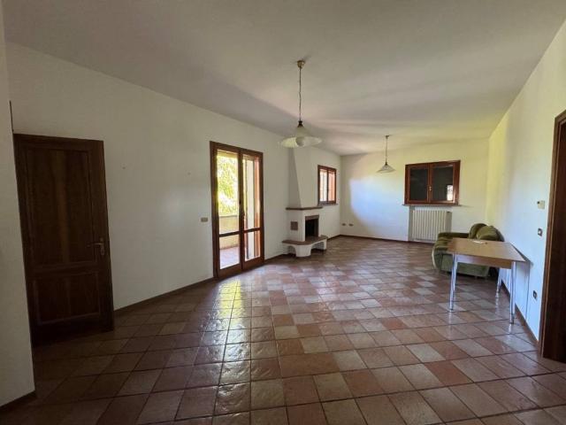 Villa Indipendente in vendita a Colline Matildiche, Re