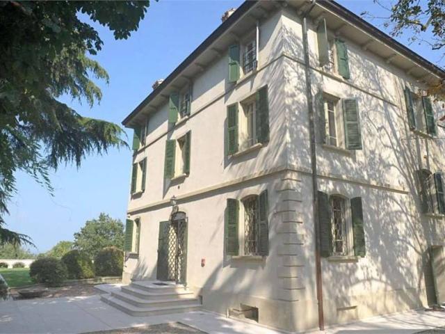 Villa Indipendente in vendita a Colline Matildiche, Re