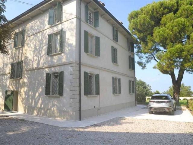 Villa Indipendente in vendita a Colline Matildiche, Re