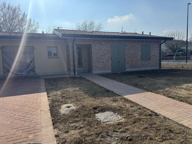 Villa Indipendente in vendita a Colline Matildiche, Re