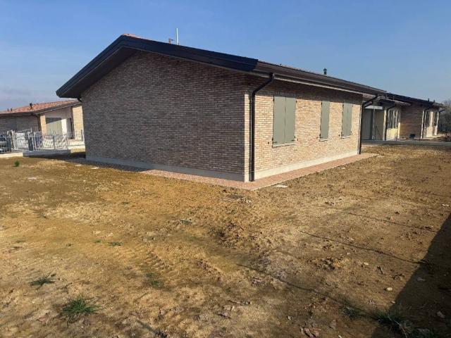 Villa Indipendente in vendita a Colline Matildiche, Re