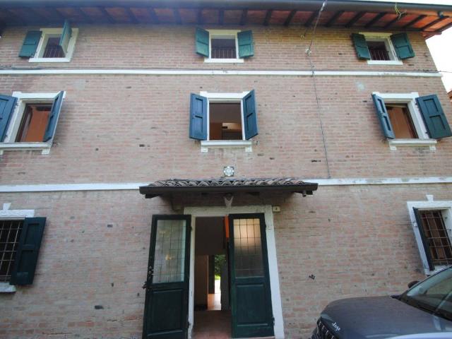 Villa Indipendente in vendita a Colline Matildiche, Re