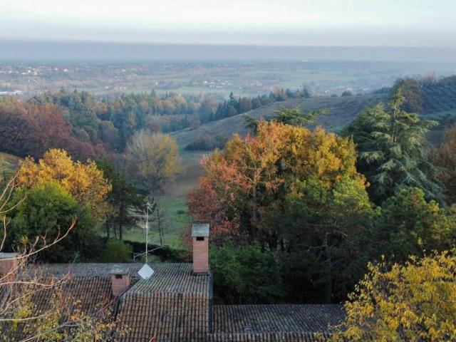 Villa Indipendente in vendita a Colline Matildiche, Re