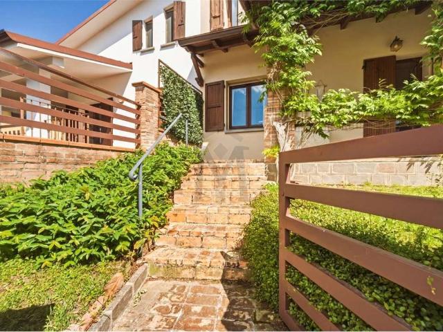 Villa Indipendente in vendita a Colline Matildiche, Re