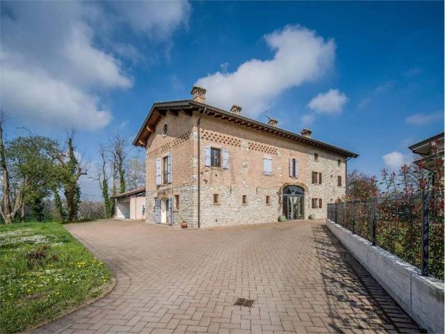 Villa Indipendente in vendita a Colline Matildiche, Re