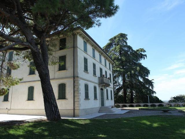 Villa Indipendente in vendita a Colline Matildiche, Re