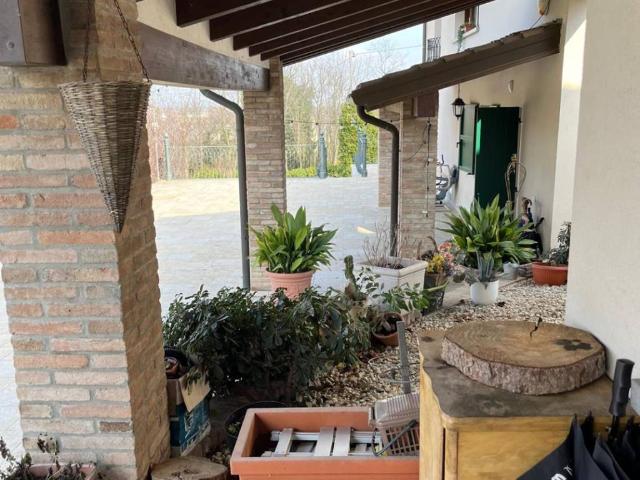 Villa Indipendente in vendita a Colline Matildiche, Re