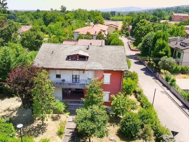 Villa Indipendente in vendita a Colline Matildiche, Re