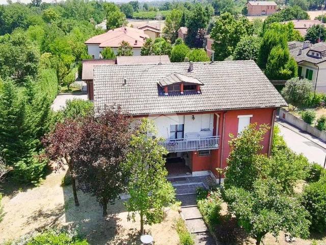 Villa Indipendente in vendita a Colline Matildiche, Re
