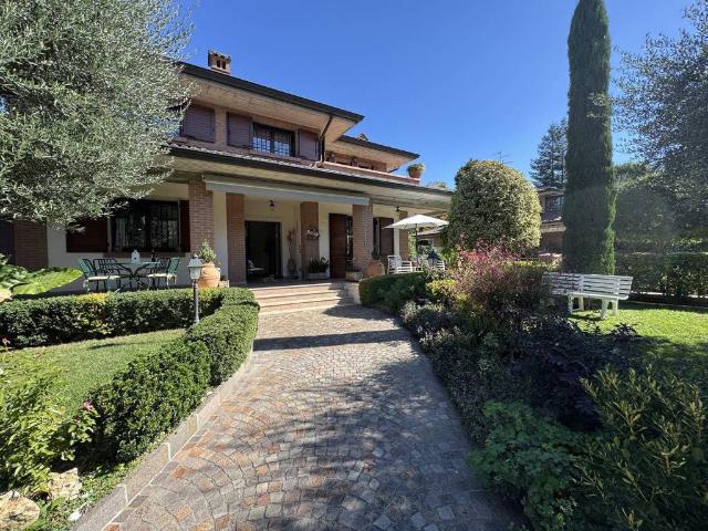 Villa Indipendente in vendita a Botteghe, Albinea