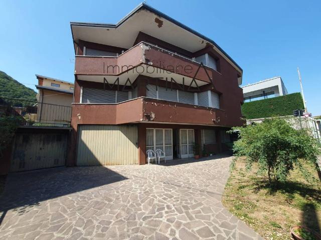 Villa Indipendente in vendita a Albino, Lombardia