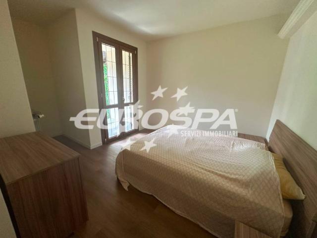 Villa Indipendente in vendita a Albino, Lombardia
