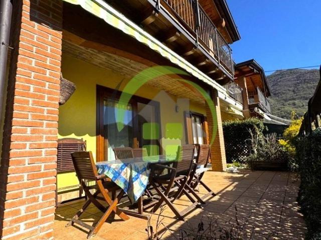 Villa Indipendente in vendita a Albino, Lombardia