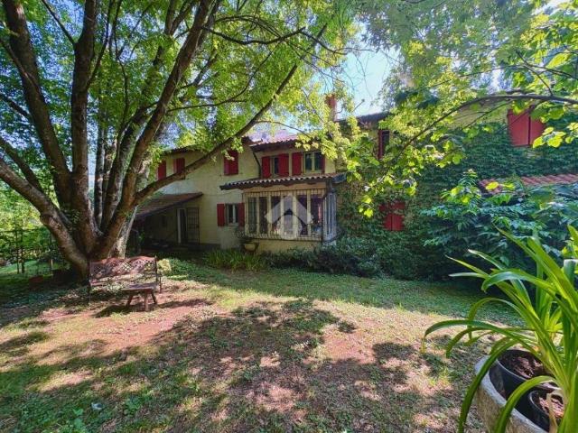 Villa Indipendente in vendita a Albino, Lombardia