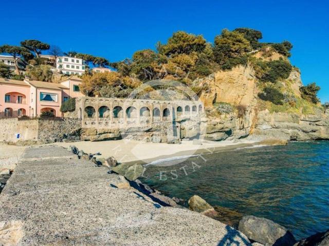 Villa Indipendente in vendita a Albisola Capo, Albisola Superiore