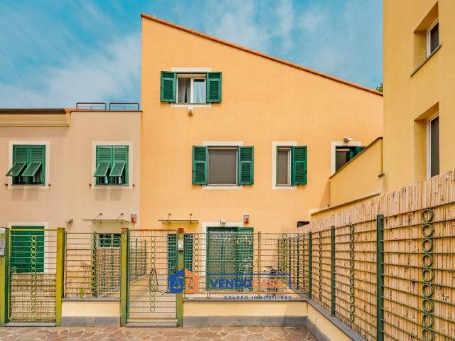 Villa Indipendente in vendita a Luceto, Albisola Superiore