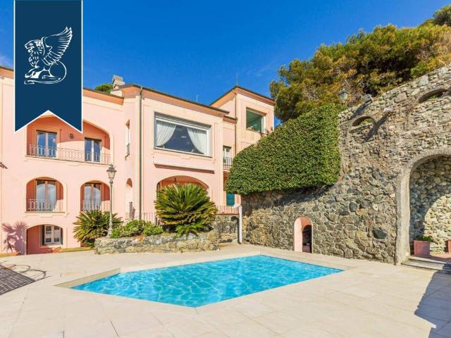 Villa Indipendente in vendita a Albisola Superiore, Liguria