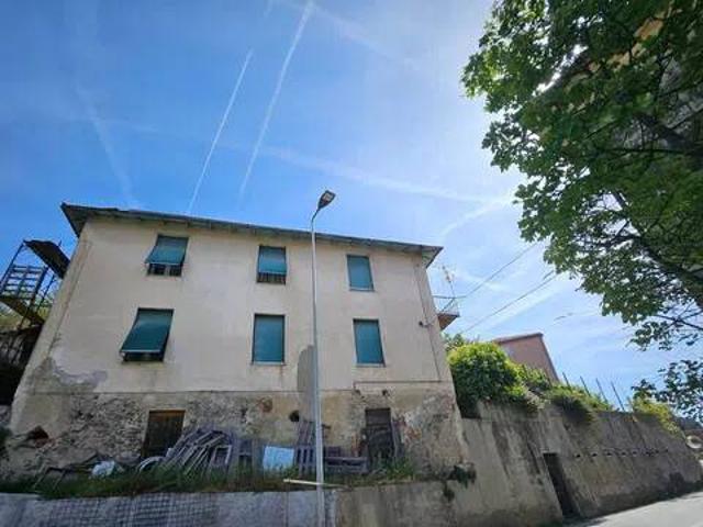Villa Indipendente in vendita a Luceto, Albisola Superiore