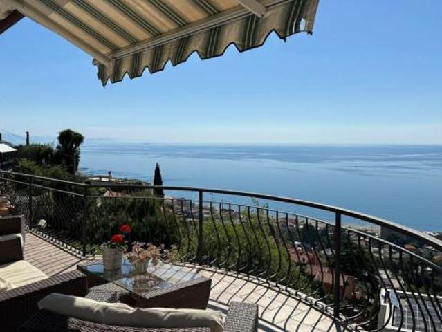 Villa Indipendente in vendita a Albissola Marina, Liguria