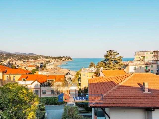 Villa Indipendente in vendita a Albissola Marina, Liguria