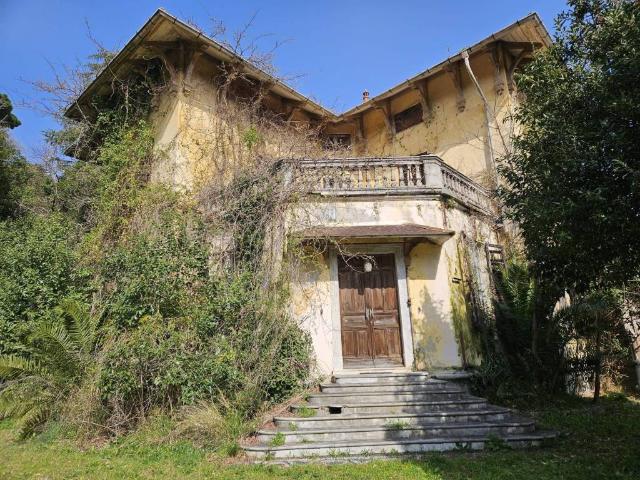 Villa Indipendente in vendita a Valloria, Albisola Capo
