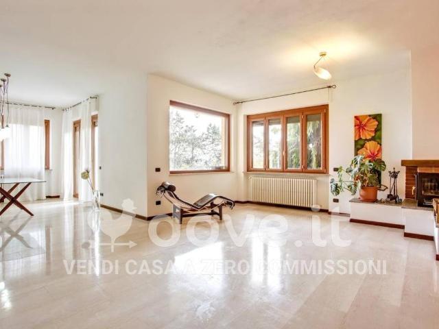 Villa Indipendente in vendita a Valdarno, Albizzate