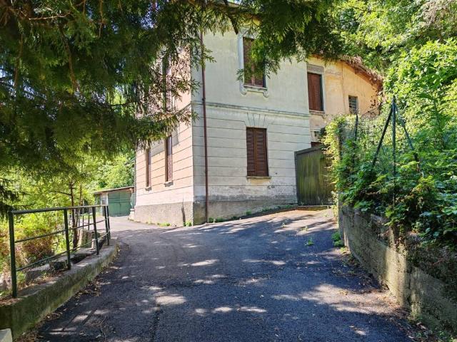 Villa Indipendente in vendita a Valdarno, Albizzate