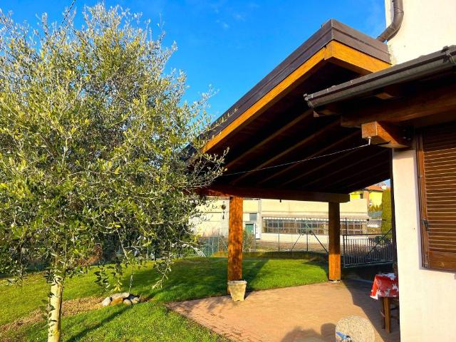 Villa Indipendente in vendita a Valdarno, Albizzate