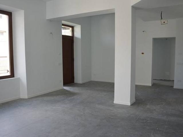 Villa Indipendente in vendita a Albizzate, Lombardia
