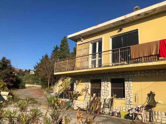 Villa Indipendente in vendita a Piemonte, Asti