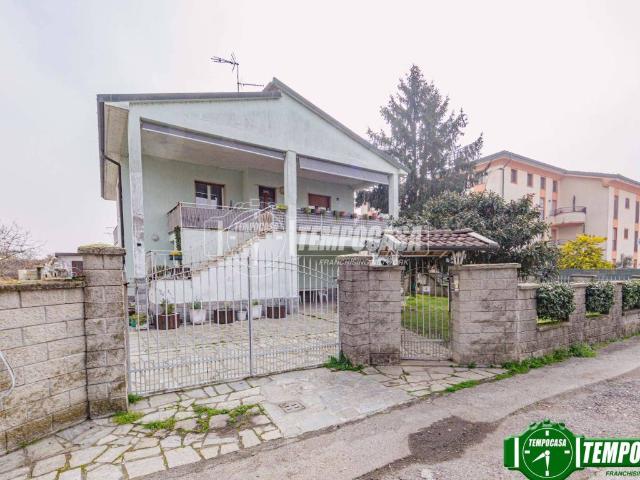 Villa Indipendente in vendita a Barona, Albuzzano