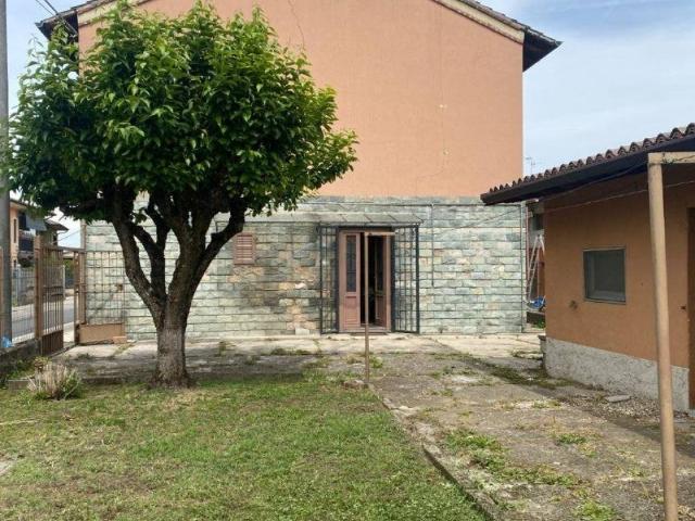 Villa Indipendente in vendita a Albuzzano, Lombardia