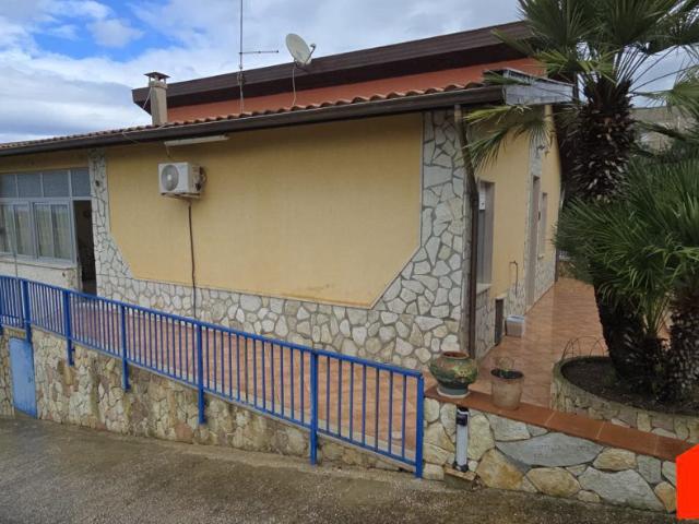 Villa Indipendente in vendita a Alcamo, Sicilia