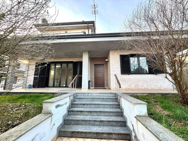 Villa Indipendente in vendita a Piemonte, Alessandria