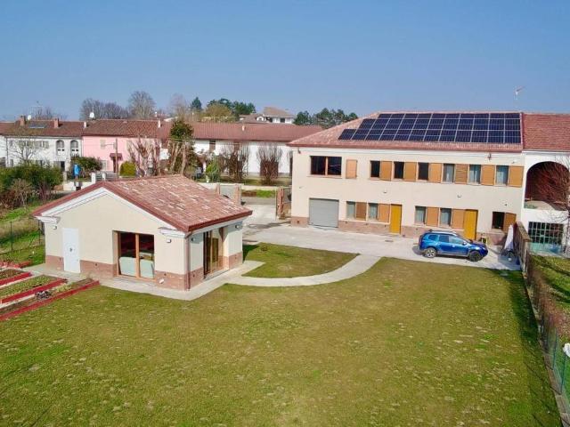 Villa Indipendente in vendita a Piemonte, Alessandria