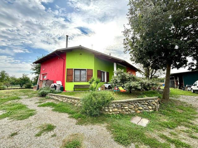Villa Indipendente in vendita a Piemonte, Alessandria