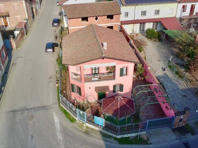 Villa Indipendente in vendita a Piemonte, Alessandria